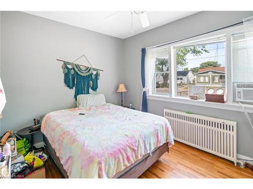 399 Morningstar Avenue, Welland, ON - Indoor Photo Showing Bedroom