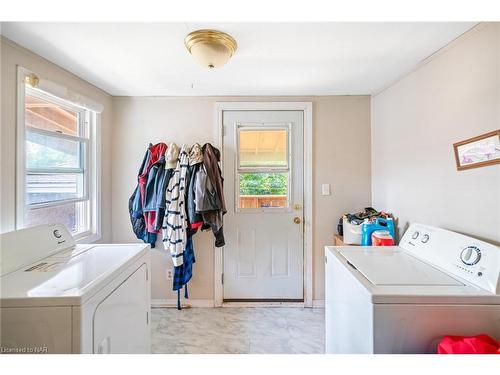 399 Morningstar Avenue, Welland, ON - Indoor Photo Showing Laundry Room