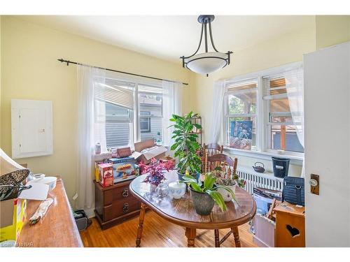 399 Morningstar Avenue, Welland, ON - Indoor Photo Showing Dining Room