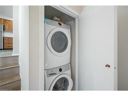 168 Windsor Street, Welland, ON - Indoor Photo Showing Laundry Room