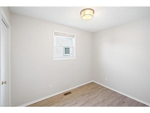 168 Windsor Street, Welland, ON - Indoor Photo Showing Other Room