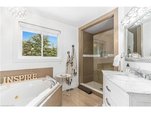 104 Spruceside Crescent, Fonthill, ON - Indoor Photo Showing Bathroom