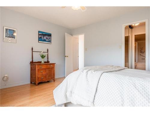 Ph 4-7 Gale Crescent, St. Catharines, ON - Indoor Photo Showing Bedroom