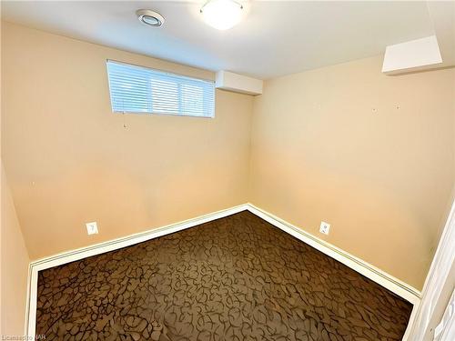 322 First Avenue Avenue, Welland, ON - Indoor Photo Showing Other Room