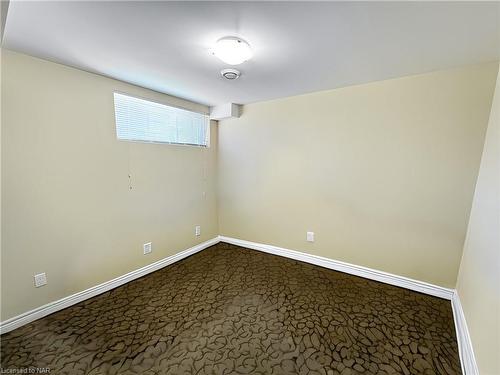 322 First Avenue Avenue, Welland, ON - Indoor Photo Showing Other Room