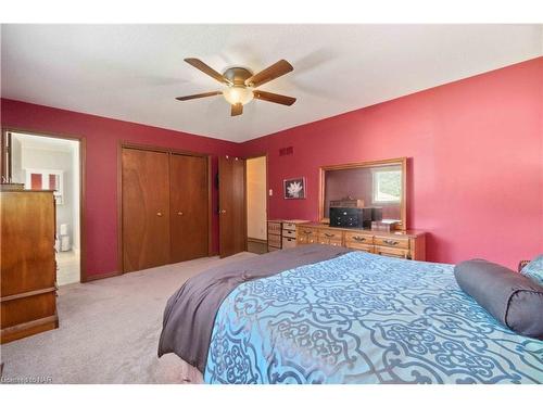 7385 Woodgate Street, Niagara Falls, ON - Indoor Photo Showing Bedroom