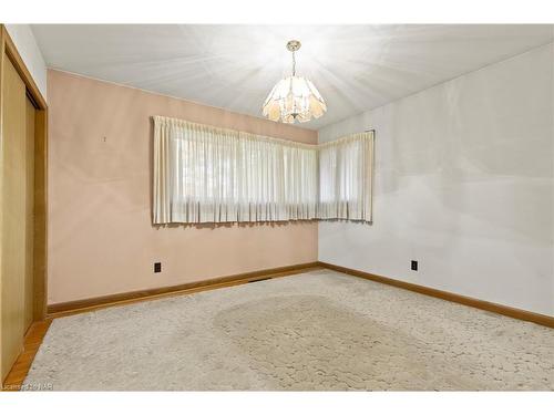 23 Overholt Street, St. Catharines, ON - Indoor Photo Showing Other Room