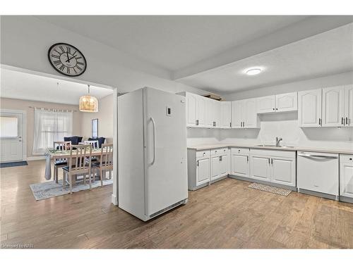 69 Wellington Street N, Thorold, ON - Indoor Photo Showing Kitchen