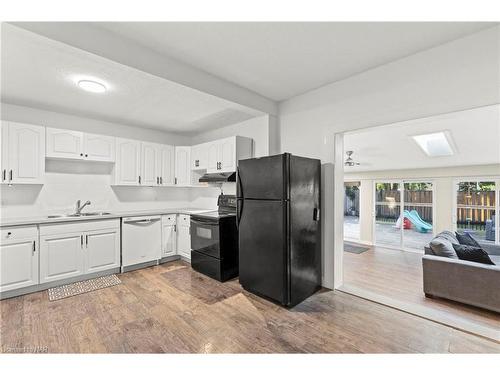 69 Wellington Street N, Thorold, ON - Indoor Photo Showing Kitchen