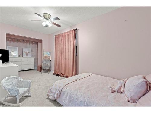 69 Wellington Street N, Thorold, ON - Indoor Photo Showing Bedroom