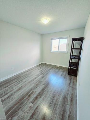 100 Roselawn Crescent, Welland, ON - Indoor Photo Showing Other Room