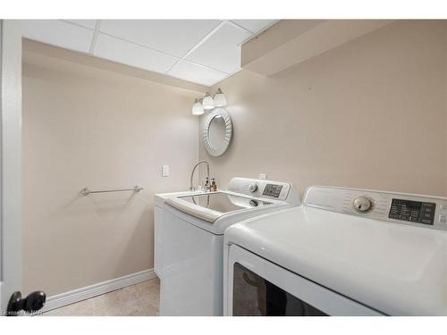 66 Whyte Avenue N, Thorold, ON - Indoor Photo Showing Laundry Room