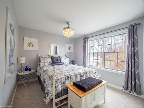 4 Mariner'S Lane, Crystal Beach, ON - Indoor Photo Showing Bedroom