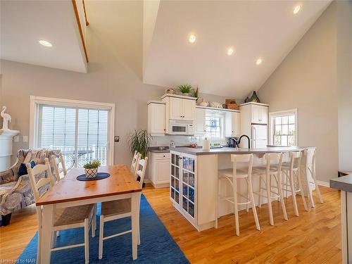 4 Mariner'S Lane, Crystal Beach, ON - Indoor Photo Showing Dining Room