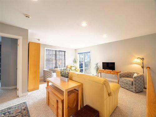 4 Mariner'S Lane, Crystal Beach, ON - Indoor Photo Showing Living Room