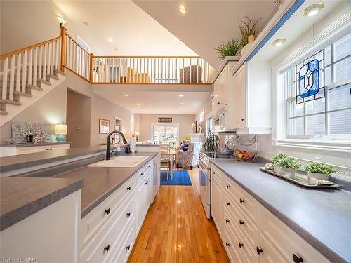 4 Mariner'S Lane, Crystal Beach, ON - Indoor Photo Showing Kitchen