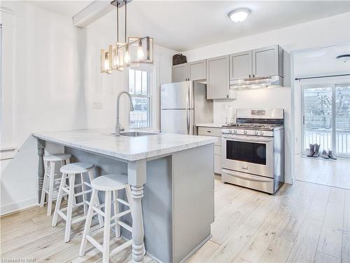 92 Delhi Street, Port Colborne, ON - Indoor Photo Showing Kitchen With Upgraded Kitchen