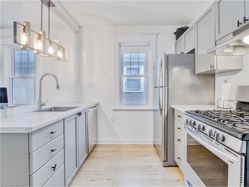 92 Delhi Street, Port Colborne, ON - Indoor Photo Showing Kitchen With Upgraded Kitchen