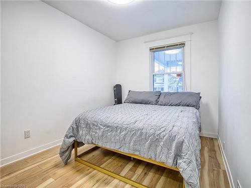 92 Delhi Street, Port Colborne, ON - Indoor Photo Showing Bedroom