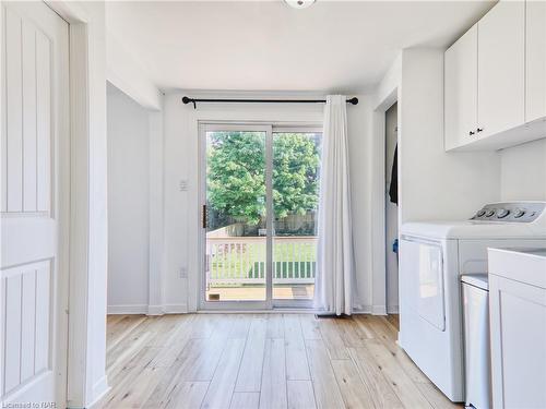 92 Delhi Street, Port Colborne, ON - Indoor Photo Showing Laundry Room