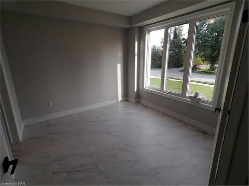 4377 Willick Road, Niagara Falls, ON - Indoor Photo Showing Other Room