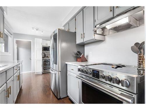 50 Bunting Road, St. Catharines, ON - Indoor Photo Showing Kitchen With Upgraded Kitchen