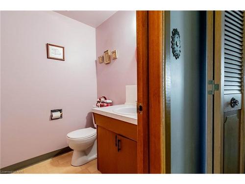 48 Prince Charles Drive, St. Catharines, ON - Indoor Photo Showing Bathroom