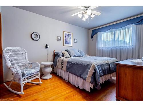 48 Prince Charles Drive, St. Catharines, ON - Indoor Photo Showing Bedroom