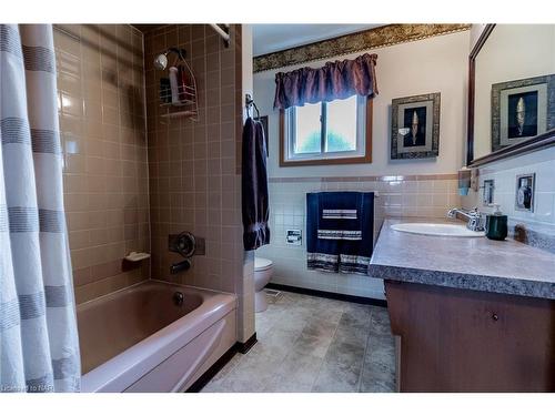 48 Prince Charles Drive, St. Catharines, ON - Indoor Photo Showing Bathroom