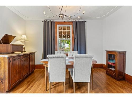 22 Robinson Street S, Grimsby, ON - Indoor Photo Showing Dining Room