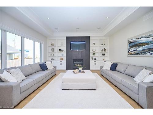 107 Millpond Road, Niagara-On-The-Lake, ON - Indoor Photo Showing Living Room With Fireplace