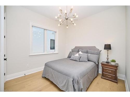 107 Millpond Road, Niagara-On-The-Lake, ON - Indoor Photo Showing Bedroom