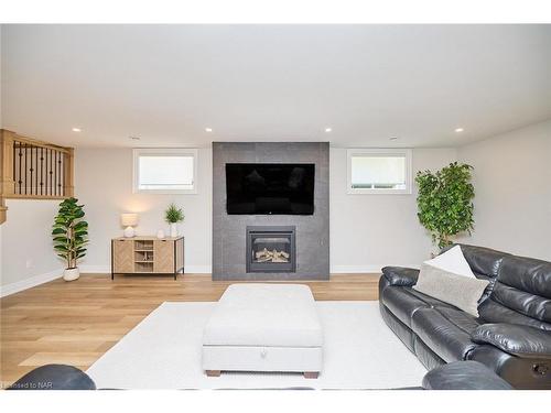 107 Millpond Road, Niagara-On-The-Lake, ON - Indoor Photo Showing Living Room With Fireplace