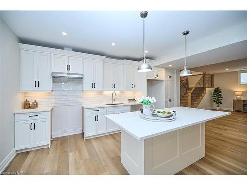 107 Millpond Road, Niagara-On-The-Lake, ON - Indoor Photo Showing Kitchen With Upgraded Kitchen