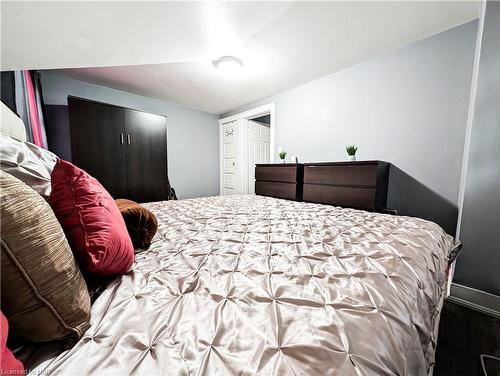 55 ½ Welland Avenue, St. Catharines, ON - Indoor Photo Showing Bedroom