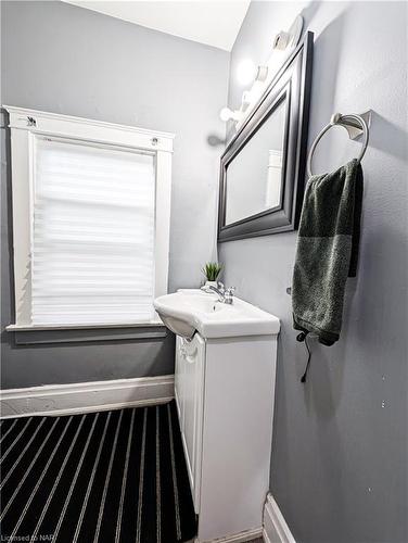 55 ½ Welland Avenue, St. Catharines, ON - Indoor Photo Showing Laundry Room