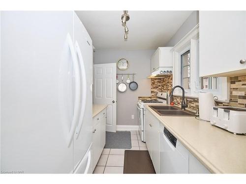 171 Geneva Street, St. Catharines, ON - Indoor Photo Showing Kitchen With Double Sink