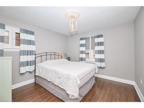 171 Geneva Street, St. Catharines, ON - Indoor Photo Showing Bedroom