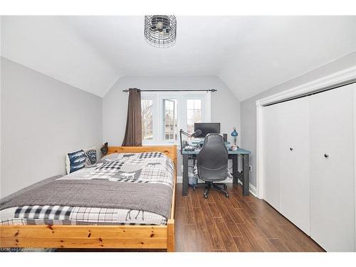 171 Geneva Street, St. Catharines, ON - Indoor Photo Showing Bedroom