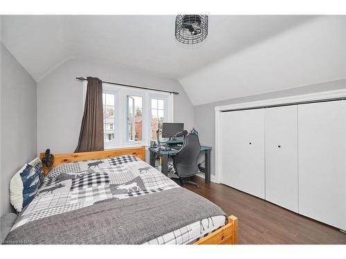 171 Geneva Street, St. Catharines, ON - Indoor Photo Showing Bedroom