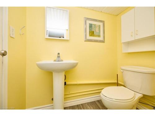 171 Geneva Street, St. Catharines, ON - Indoor Photo Showing Bathroom