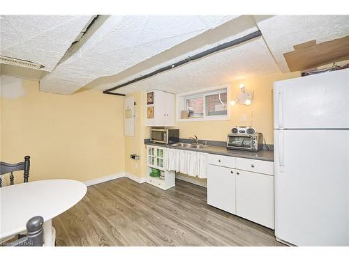 171 Geneva Street, St. Catharines, ON - Indoor Photo Showing Kitchen With Double Sink