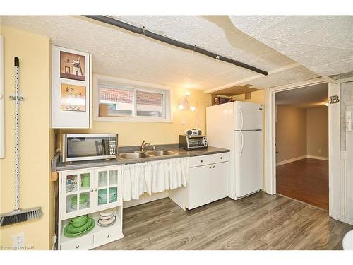 171 Geneva Street, St. Catharines, ON - Indoor Photo Showing Kitchen With Double Sink