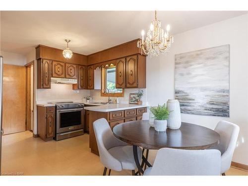 3580 Dorchester Road, Niagara Falls, ON - Indoor Photo Showing Dining Room