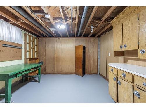 3580 Dorchester Road, Niagara Falls, ON - Indoor Photo Showing Basement