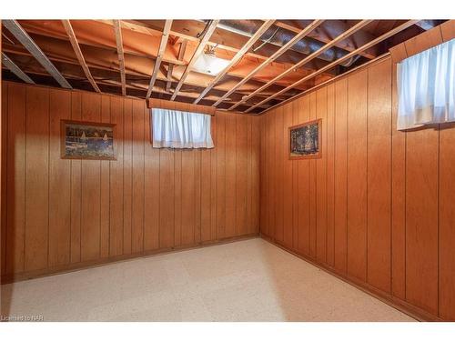 3580 Dorchester Road, Niagara Falls, ON - Indoor Photo Showing Basement