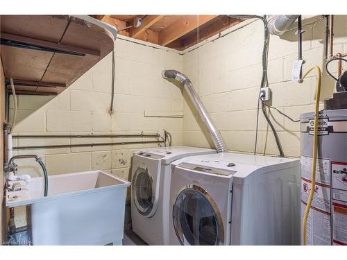 3580 Dorchester Road, Niagara Falls, ON - Indoor Photo Showing Laundry Room