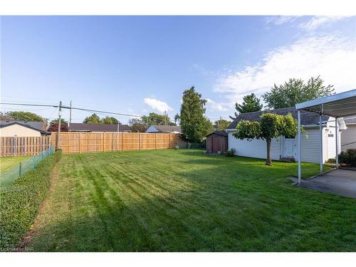 3580 Dorchester Road, Niagara Falls, ON - Outdoor With Backyard