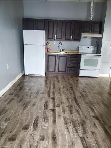 40 Division Street, Welland, ON - Indoor Photo Showing Kitchen