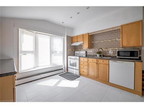 16 Dexter Street, St. Catharines, ON - Indoor Photo Showing Kitchen